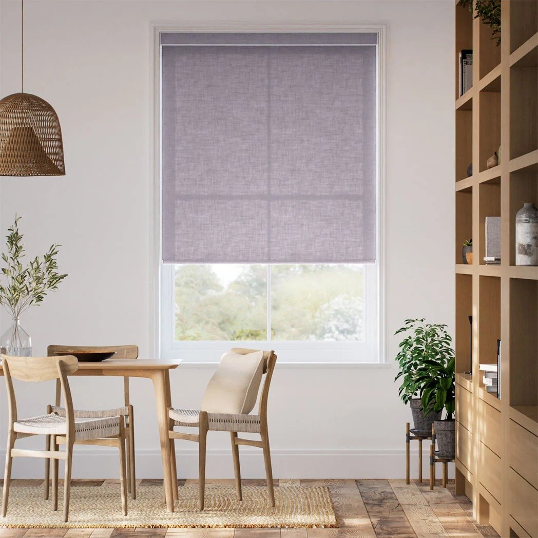 cortinas-roller-screen-comedor-color-morado-claro
